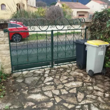 Prázdninový dům Maison Charmante A Avec Jardin Clos Et Barbecue *