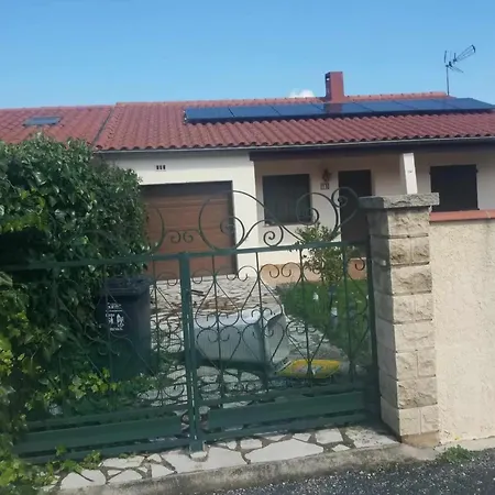 Prázdninový dům Maison Charmante A Avec Jardin Clos Et Barbecue